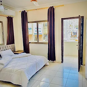  Apartment Huwari